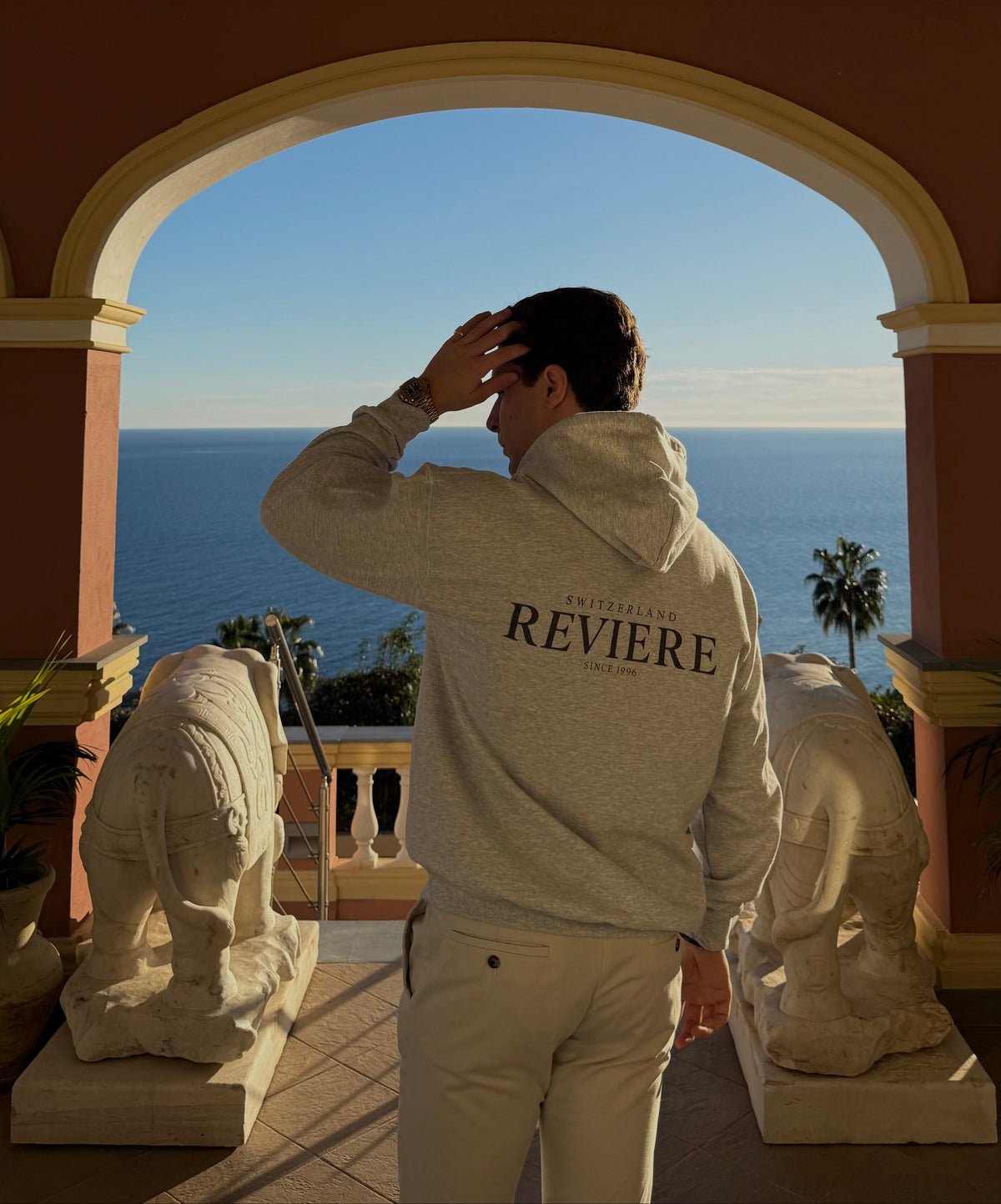 How Travel Shapes the Reviére Man
